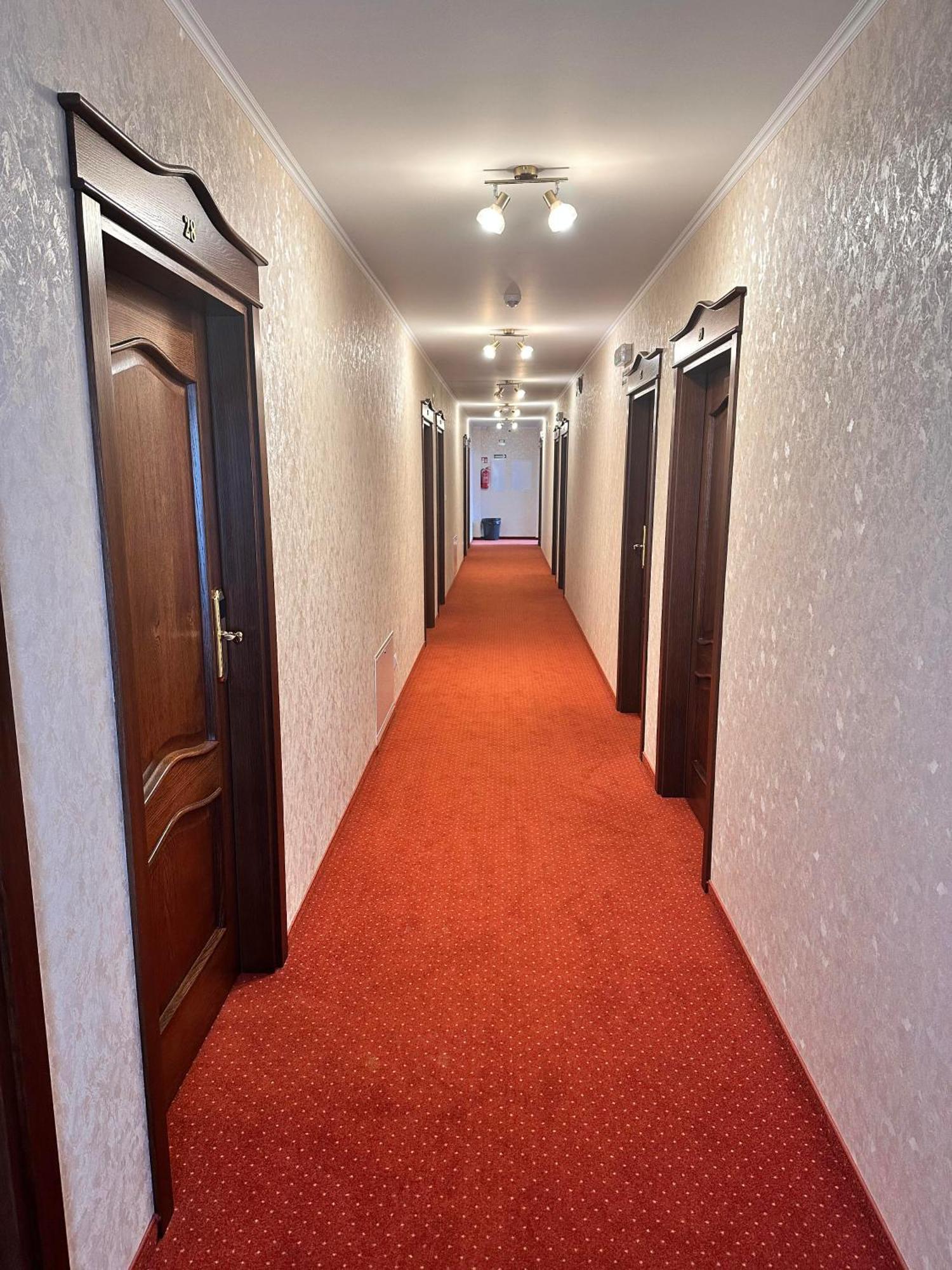 Hotel "Xavier" Lubycza Krolewska Luaran gambar